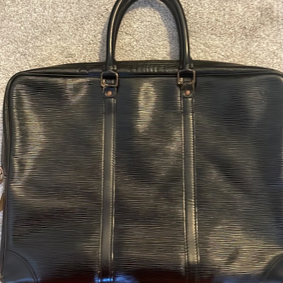 Authentic Louis Vuitton Epi briefcase - Picture 6 of 11
